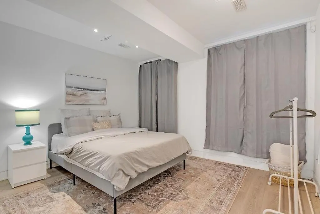 Suite In The Heart Of Downtown Toronto
