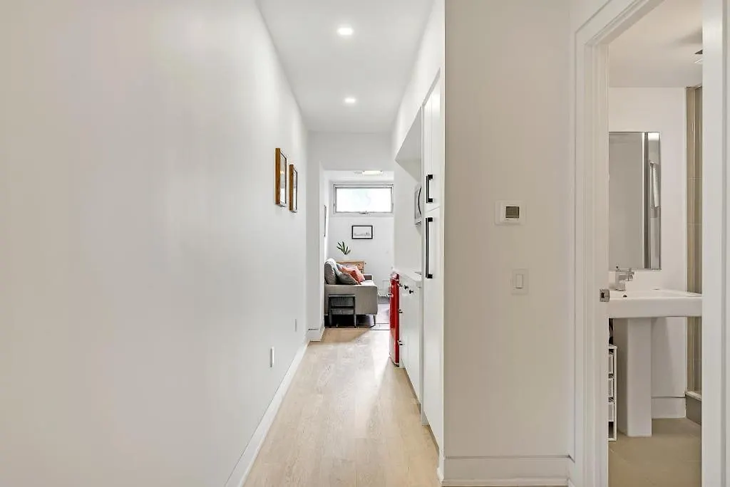 Suite In The Heart Of Downtown Toronto 0*,  Canada